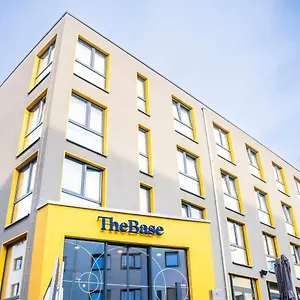  Hotel The Base One