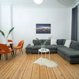 Wunderschoen, Hell Und Gross Apartment