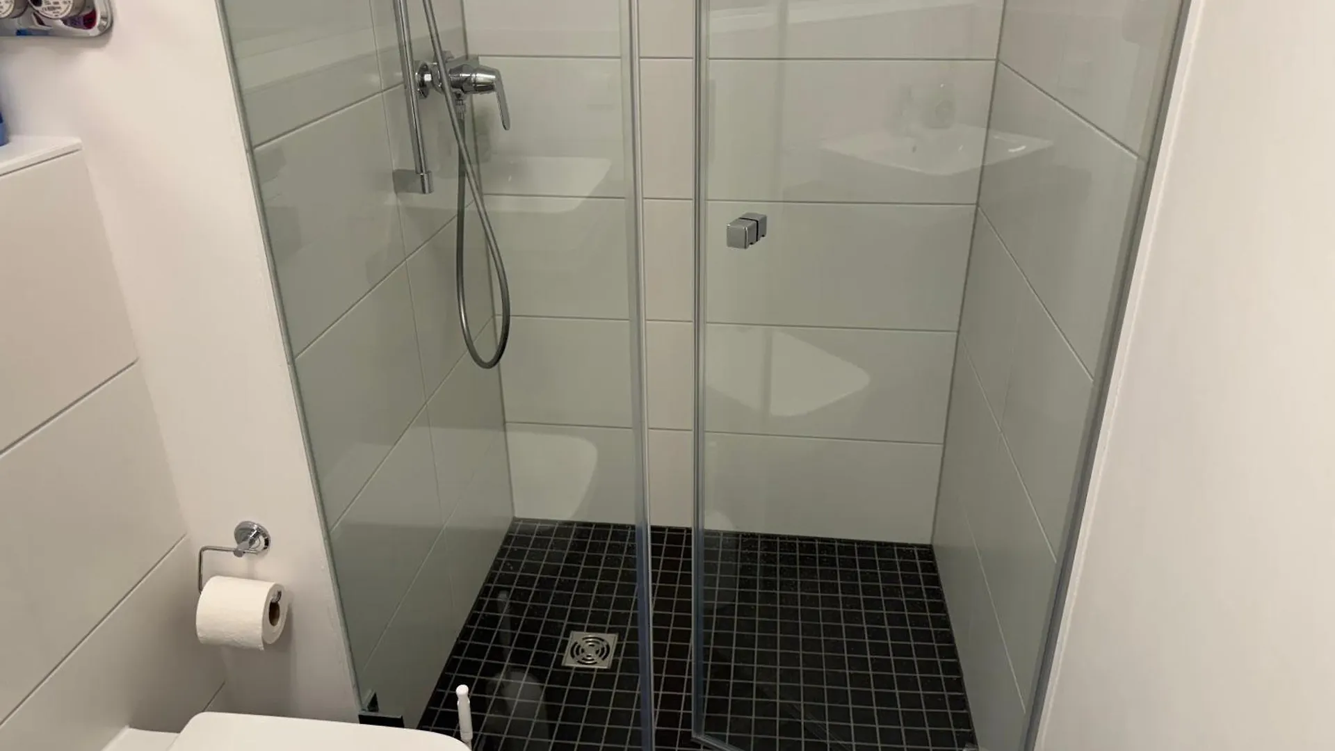 Modernes Apartment, Perfekte Lage In Berlin-Adlershof Germany